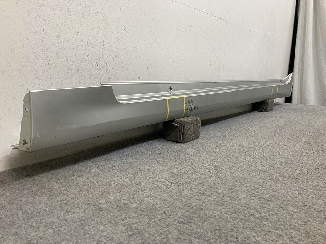 クラウン 210系/ARS210/GRS210/GRS211/GRS214/AWS210/AWS211 純正 左 サイドステップ/サイドスカート 75860-30380 グレー トヨタ(148853)