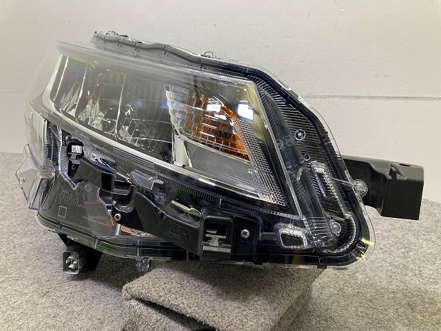 ノア NOAH 90系/MZRA90W/MZRA95W/ZWR90W/ZWR95W 純正 右 ヘッドライト/ランプ LED レベライザー 刻印N1 ICHIKOH V1-1 81110-V1011(148894)