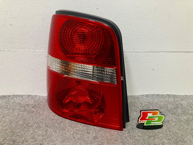 新品!トゥーラン 1T系 2004~ 純正 左 テールランプ/ライト/レンズ ハロゲン HELLA 1T0 945 257 1T0 945 095 G フォルクスワーゲン(148896)