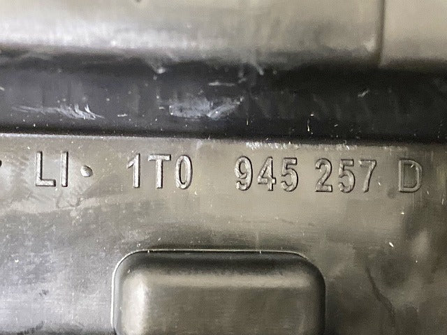 新品!トゥーラン 1T系 2004~ 純正 左 テールランプ/ライト/レンズ ハロゲン HELLA 1T0 945 257 1T0 945 095 G フォルクスワーゲン(148896)
