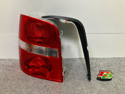 新品!トゥーラン 1T系 2004~ 純正 左 テールランプ/ライト/レンズ LED HELLA 1T0 945 257 1T0 945 095 G フォルクスワーゲン(148900)