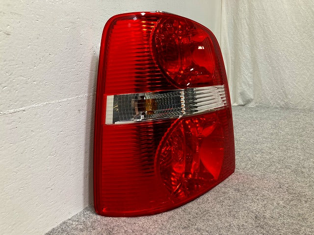 新品!トゥーラン 1T系 2004~ 純正 左 テールランプ/ライト/レンズ LED HELLA 1T0 945 257 1T0 945 095 G フォルクスワーゲン(148900)