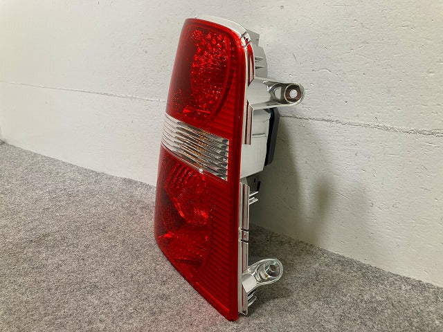 新品!トゥーラン 1T系 2004~ 純正 左 テールランプ/ライト/レンズ LED HELLA 1T0 945 257 1T0 945 095 G フォルクスワーゲン(148900)