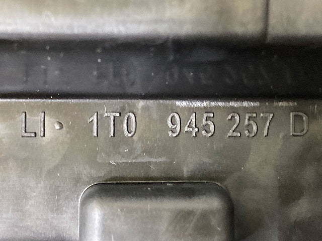 新品!トゥーラン 1T系 2004~ 純正 左 テールランプ/ライト/レンズ LED HELLA 1T0 945 257 1T0 945 095 G フォルクスワーゲン(148900)