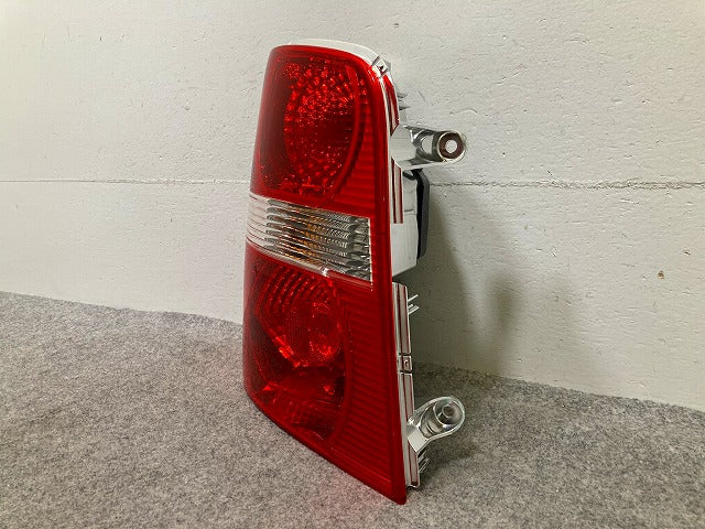 新品!トゥーラン 1T系 2004~ 純正 左 テールランプ/ライト/レンズ LED HELLA 1T0 945 257 1T0 945 095 G フォルクスワーゲン(148901)