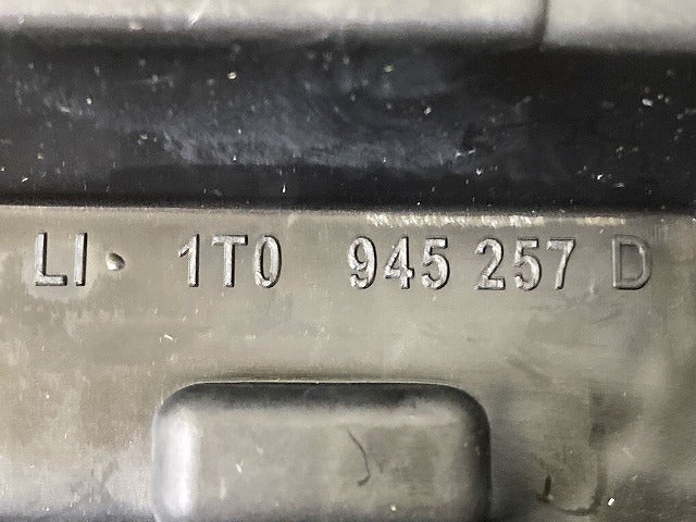 新品!トゥーラン 1T系 2004~ 純正 左 テールランプ/ライト/レンズ LED HELLA 1T0 945 257 1T0 945 095 G フォルクスワーゲン(148901)