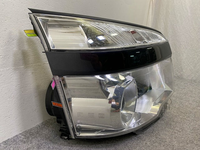 ジャンク!ヴォクシー VOXY 70系/ZRR70W/ZRR75W 純正 後期 右 ヘッドライト/ランプ キセノン HID AFS無 刻印V KOITO 28-226 トヨタ(148902)