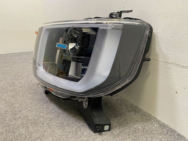 ウェイク LA700S/LA710S 純正 左 ヘッドライト/ランプ LED レベライザー 刻印A1 STANLEY W2664 ダイハツ(148904)