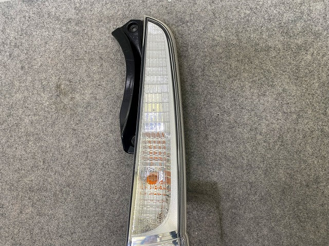 ムーヴ カスタム LA100S/LA110S 純正 右 テールランプ/ライト/レンズ LED ICHIKOH D098 ダイハツ(148905)