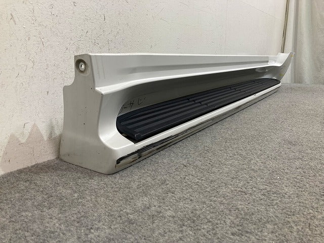 ランドクルーザー/ランクル FJA300W/VJA300W 純正 右 サイドステップ/サイドスカート 51773-60280 76621-60210 ホワイトパール 090(148935)