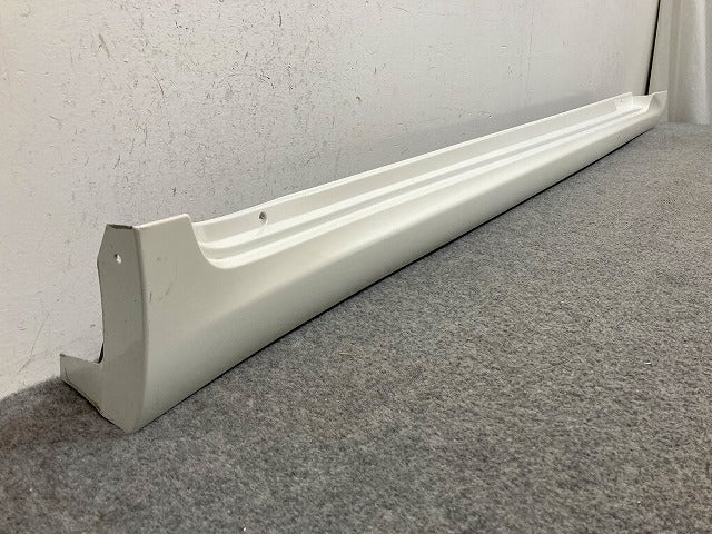 クラウン 200系/GRS200/GRS201/GRS202/GRS203/GRS204 純正 右 サイドステップ/サイドスカート 75850-30290 ホワイトパール 062(148952)