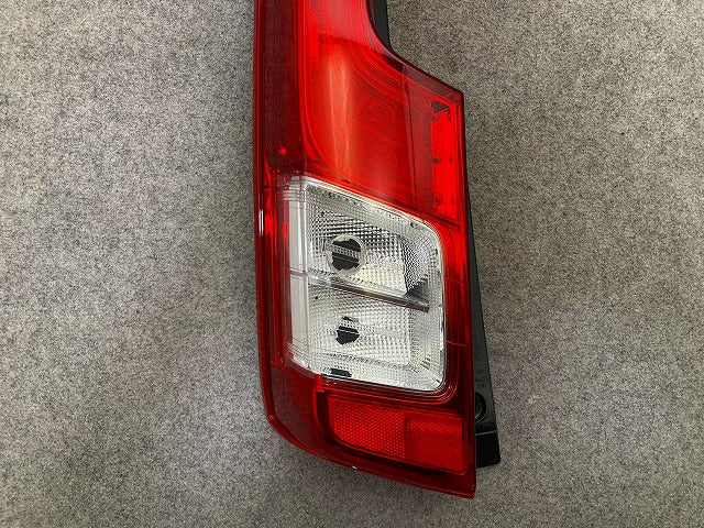 ムーヴ LA150S/LA160S 純正 左 テールランプ/ライト/レンズ LED ICHIKOH D161 81551-B2340 ダイハツ(148990)