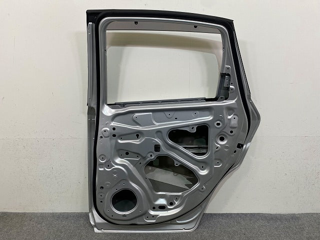 オーラ AURA/ノート NOTE FE13/FSNE13/E13/SNE13 純正 右 ドア バイザー付 ブリリアントシルバーメタリック K23 日産(149008)