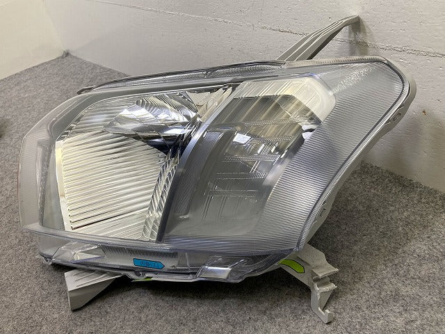 プロボックス/サクシード NCP160V/NCP165V/NHP160V 純正 左 ヘッドライト/ランプ レベライザーハロゲン 刻印A KOITO 52-279 トヨタ(149038)