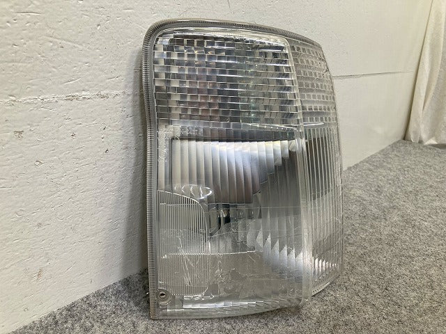 キャラバン E25/CQGE25/CWGE25/QE25/QGE25/SE25/SGE25 純正 右 ウィンカー ハロゲン KOITO 210-24774 日産(149041)