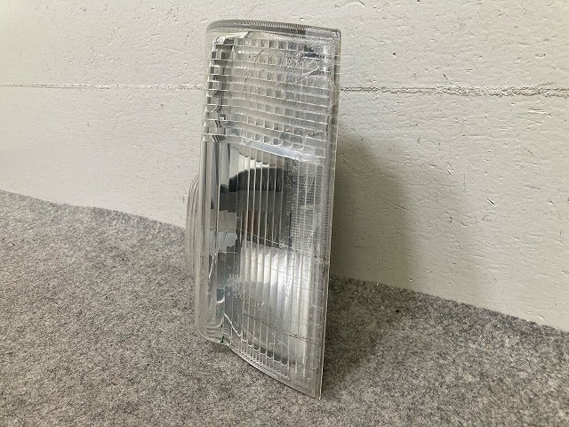 キャラバン E25/CQGE25/CWGE25/QE25/QGE25/SE25/SGE25 純正 右 ウィンカー ハロゲン KOITO 210-24774 日産(149041)