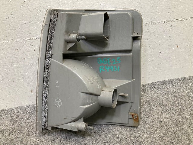 キャラバン E25/CQGE25/CWGE25/QE25/QGE25/SE25/SGE25 純正 右 ウィンカー ハロゲン KOITO 210-24774 日産(149041)