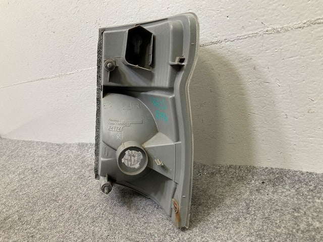 キャラバン E25/CQGE25/CWGE25/QE25/QGE25/SE25/SGE25 純正 右 ウィンカー ハロゲン KOITO 210-24774 日産(149041)