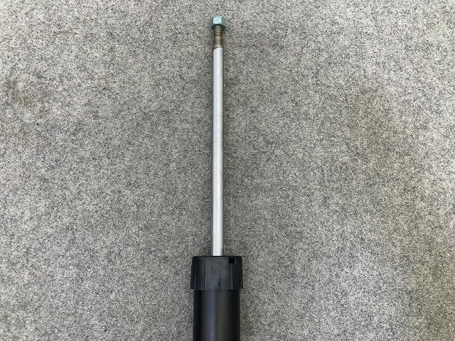 新品!A4 8E系 社外 リア ショック アブソーバー SACHS ザックス 313 368 313368 アウディ(149055)