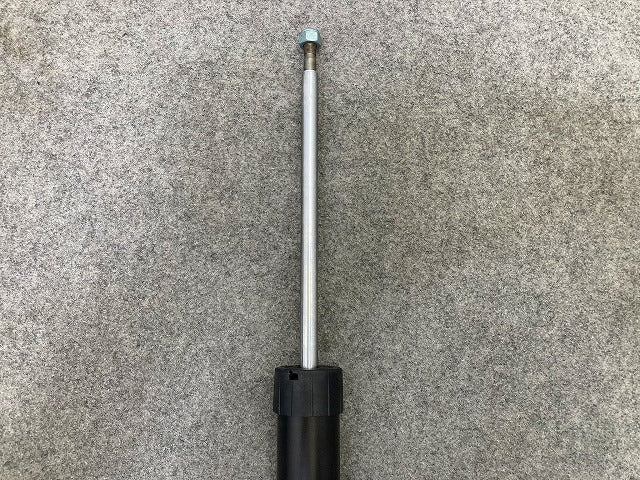 新品!A4 8E系 社外 リア ショック アブソーバー SACHS ザックス 313 368 313368 アウディ(149062)