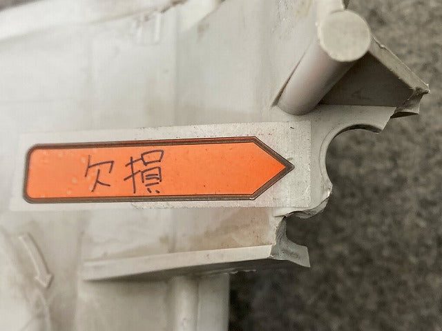 キャラバン E25/CQGE25/CWGE25/QE25/QGE25/SE25/SGE25 純正 右 ヘッドライト/ランプ ハロゲン KOITO 100-24774 日産(149089)