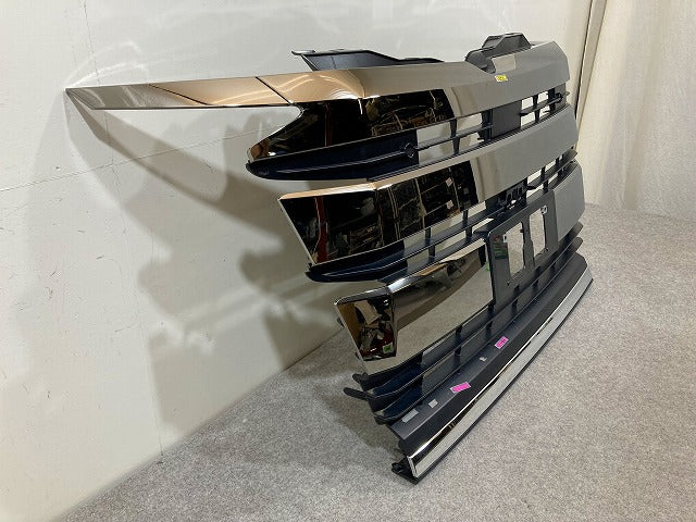 ノア NOAH 90系/MZRA90W/MZRA95W/ZWR90W/ZWR95W 純正 フロント グリル/ラジエーターグリル カメラ穴付 53112-V1020 トヨタ(149104)