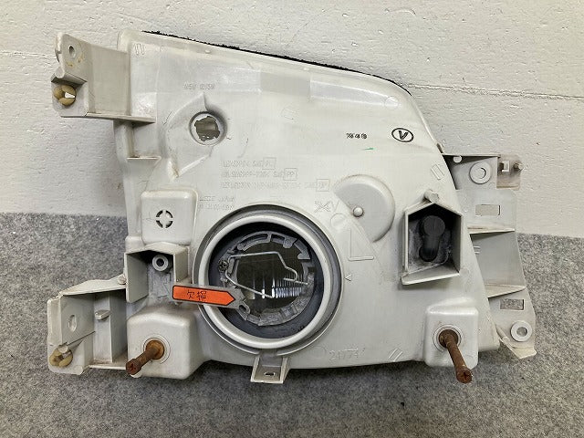 キャラバン E25/CQGE25/CWGE25/QE25/QGE25/SE25/SGE25 純正 左 ヘッドライト/ランプ ハロゲン 刻印V KOITO 100-24774 日産(149111)
