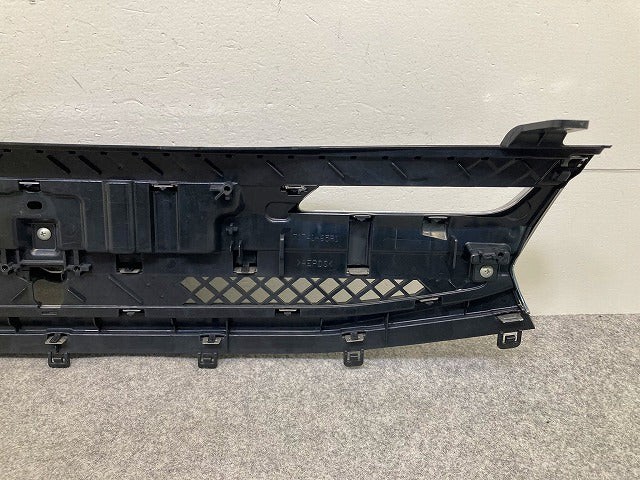 スペーシア MK42S  純正 後期 フロント グリル/ラジエーターグリル カメラ穴付 71741-65R1 スズキ(149119)