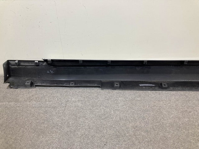 スカイライン/SKYLINE V37/YV37/HV37/HNV37/ZV37 純正 右 サイドステップ/サイドスカート 76850 4GA0H シルバー メタリック 日産(149128)