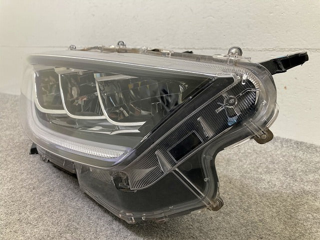ジャンク!ヤリス KSP210/MXPA10/MXPA15/MXPH10/MXPH15 MXPH14/MXPH17 純正 右 ヘッドライト/ランプ LED レベ 刻印K2 KOITO K0-3(149132)