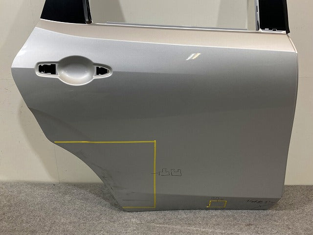 オーラ AURA/ノート NOTE FE13/FSNE13/E13/SNE13 純正 右 ドア バイザー付 ブリリアントシルバーメタリック K23 日産(149008)