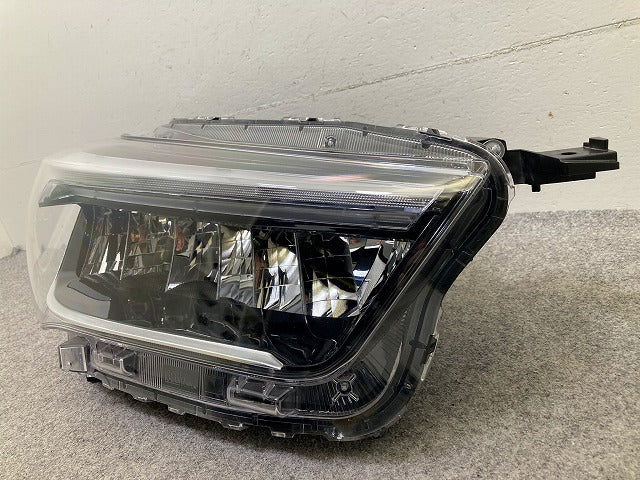 ライズ A200A/A210A/A201A/A202A 純正 前期 右 ヘッドライト/ランプ LED レベライザー 刻印AD1 ICHIKOH 1991 トヨタ(149141)
