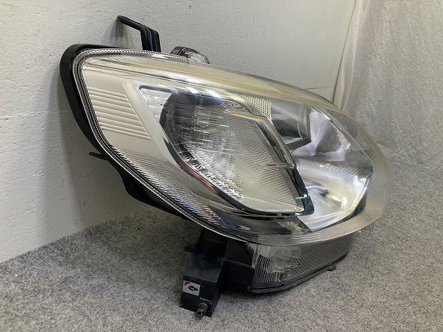 パッソ M700A/M710A 純正 右 ヘッドライト/ランプ LED レベライザー 刻印XA KOITO 100-69027 81145-B1040 トヨタ(149169)