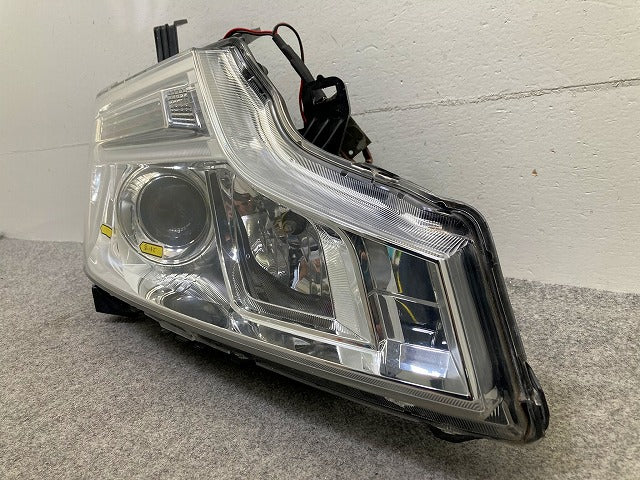 ステップワゴン スパーダ/RK5/RK6 純正 後期 右 ヘッドライト/ランプ キセノン HID AFS無 刻印J2 KOITO 100-62075 33101-SZW-J21(149185)