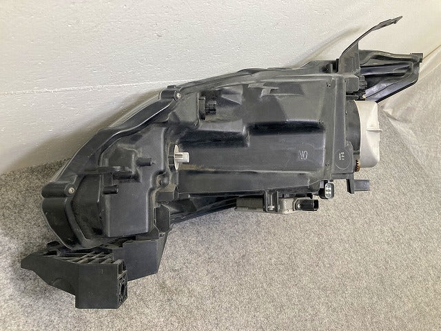 フリード GB3/GB4 右 ヘッドライト/ランプ キセノン HID AFS無 刻印N0 KOITO 100-22838 ホンダ(149189)