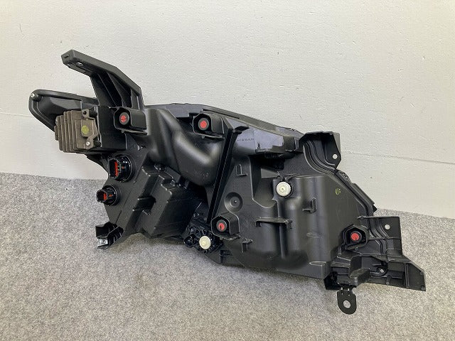 セレナ C28/NC28/FC28/FNC28/GC28/GFC28 純正 左 ヘッドライト/ランプ LED レベライザー 刻印E KOITO 100-2379Y 日産(149205)