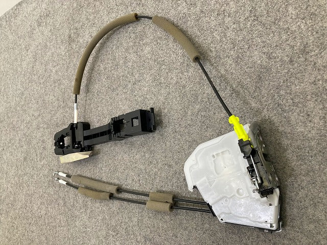 オーラ AURA/ノート NOTE FE13/FSNE13/E13/SNE13 純正 リア ドア ロック ソレノイド 82501-6XJ0A 日産(149235)