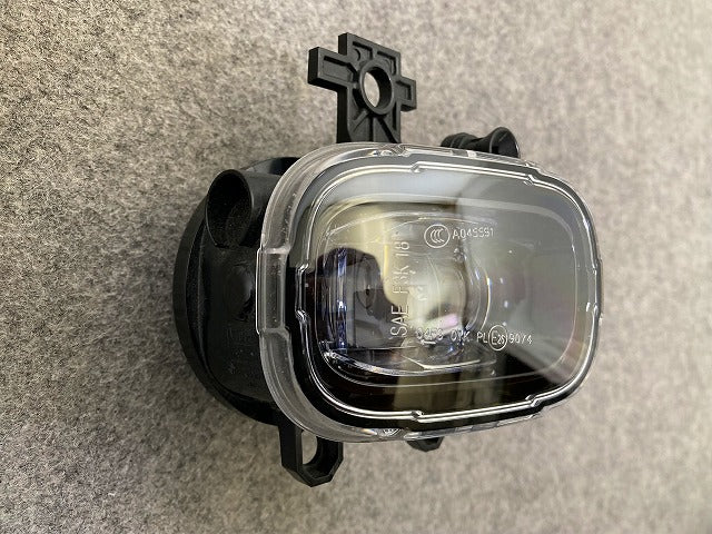 オーラ AURA/ノート NOTE FE13/FSNE13/E13/SNE13 純正 右 フォグランプ/フォグライト LED HELLA 1NL.2500 日産(149243)