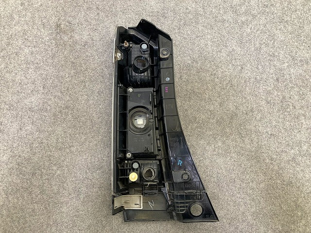 N-BOX/NBOX Nボックス カスタム/JF1/JF2 純正 右 テールランプ/ライト/レンズ LED ICHIKOH D106 33501-TY0-901 ホンダ(149264)