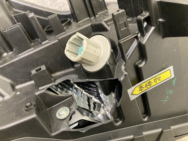 ジャンク!エクストレイル/X-TRAIL T33/SNT33 純正 左 ウィンカー LED 刻印S2 KOITO 210-2378S 日産(149291)