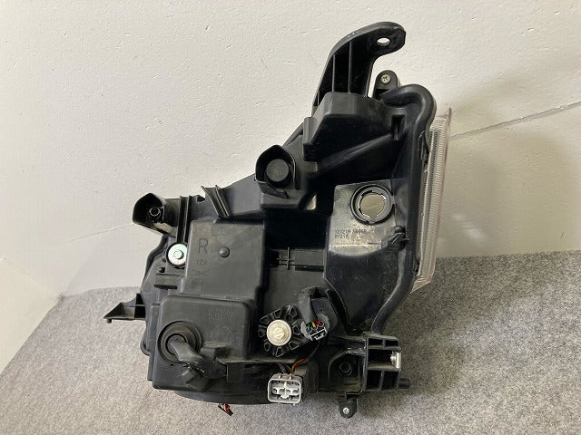 ルーミー M900A/M910A 純正 前期 右 ヘッドライト/ランプ レベライザーLED STANLEY W3918 81130-B1220 ソリッド トヨタ(149293)