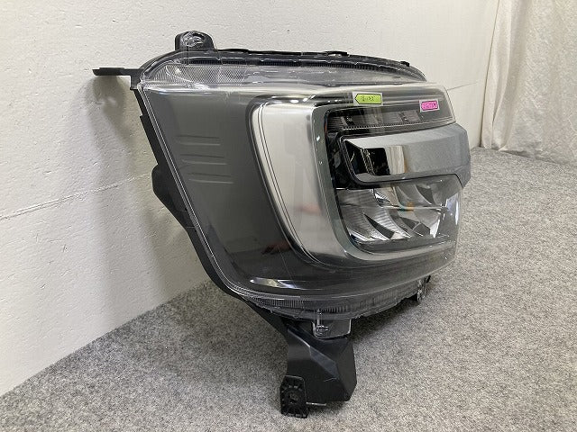 N-BOX/NBOX Nボックス カスタム/JF3/JF4 純正 右 ヘッドライト/ランプ LED レベライザー STANLEY W3106 33100-TTA-J02 ホンダ(149318)