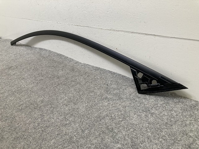 新品!CX-3/CX3 DK/DK5FW/DK5AW/DK8FW/DK8AW 純正 右 フロント ドア ガラスモール ウインドウモール RH D10E-50-981A マツダ(149329)