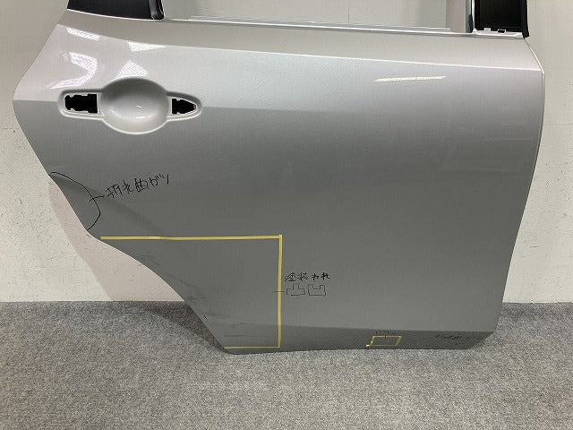オーラ AURA/ノート NOTE FE13/FSNE13/E13/SNE13 純正 右 リア ドア バイザー付 RH ブリリアントシルバーメタリック K23 日産(149336)