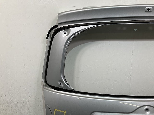 ラクティス NCP100/NCP105/SCP100 純正 リアゲート/バックドア/リアハッチ シルバーマイカメタリック 1E7 トヨタ(149337)