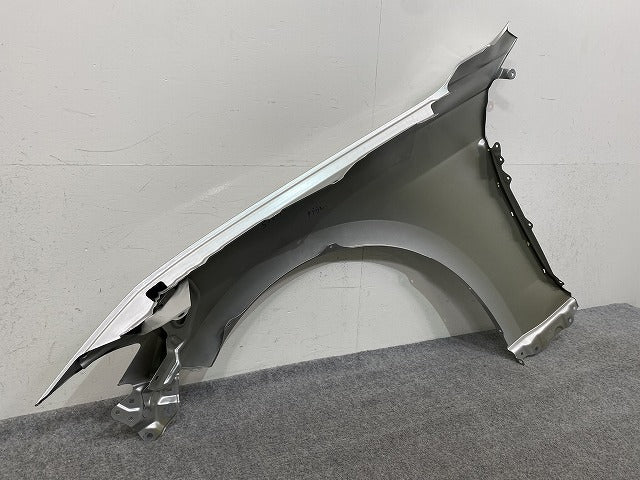 クラウン セダン AZSH32/KZSM30 純正 右 フロント フェンダー Fフェンダー LH シルバー メタリック トヨタ(149345)