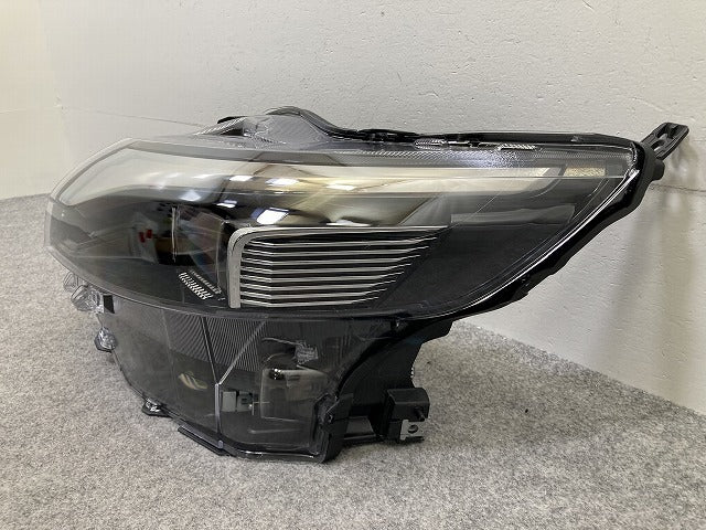 ルークス ハイウェイスター B44A/B45A/B47A/B48A 純正 左 ヘッドライト/ランプ レベライザーLED 刻印7 LH KOITO 100-2377Y 日産(149346)