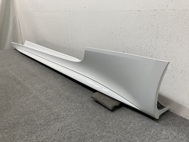 Aクラス A236 C236 純正 左 サイドステップ/サイドスカート ロッカーパネルモール LH A236 698 23 00 ホワイト メルセデスベンツ(149362)