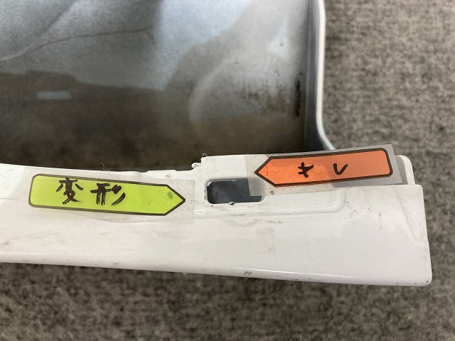 Aクラス A236 C236 純正 右 サイドステップ/サイドスカート ロッカーパネルモール RH A236 698 24 00 ホワイト メルセデスベンツ(149363)