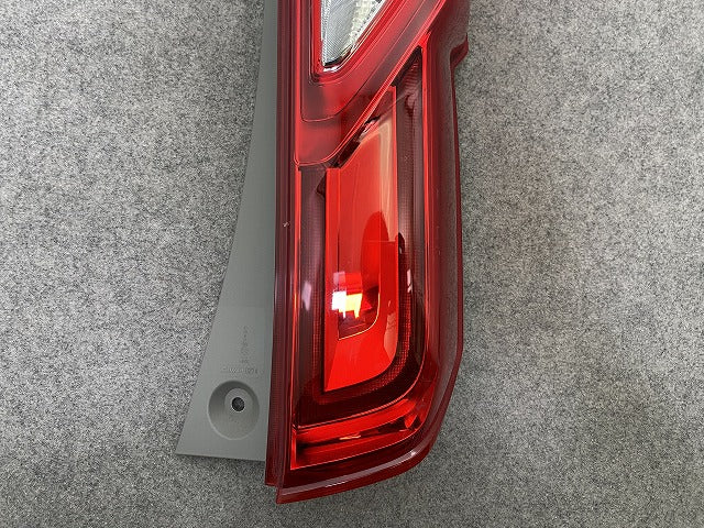 N-BOX/NBOX Nボックス JF3/JF4 純正 後期 右 テールランプ/ライト/レンズ LED 刻印H ICHIKOH D274 33501-TTA-N21 ホンダ(149369)